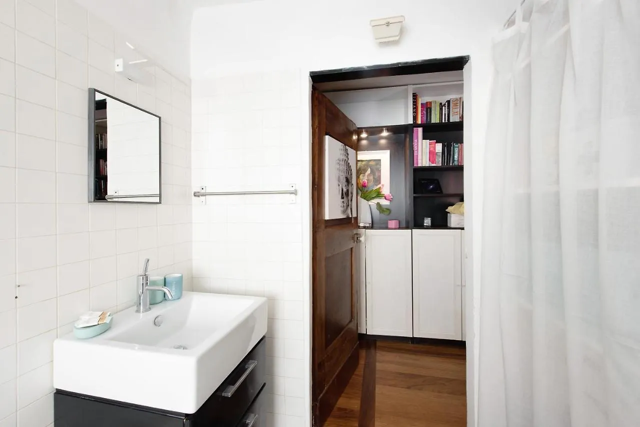 House Momo' Apartment Genoa Italy